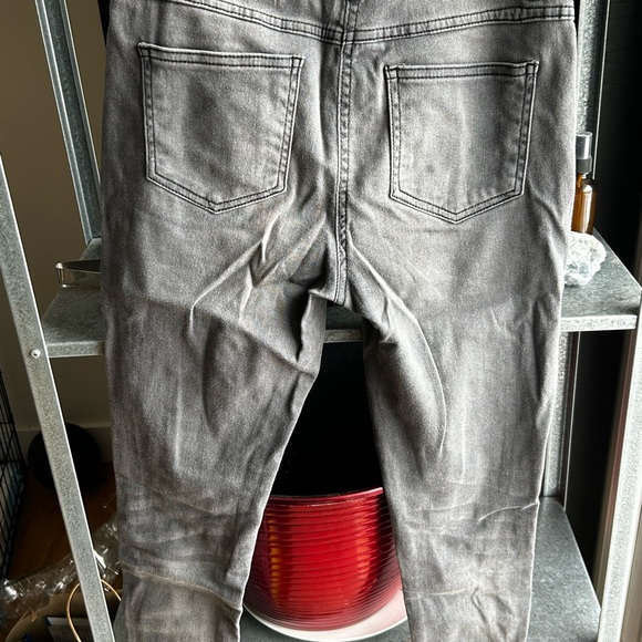 Parisian jeans, size 6, very gently worn. - Picture 4 of 4